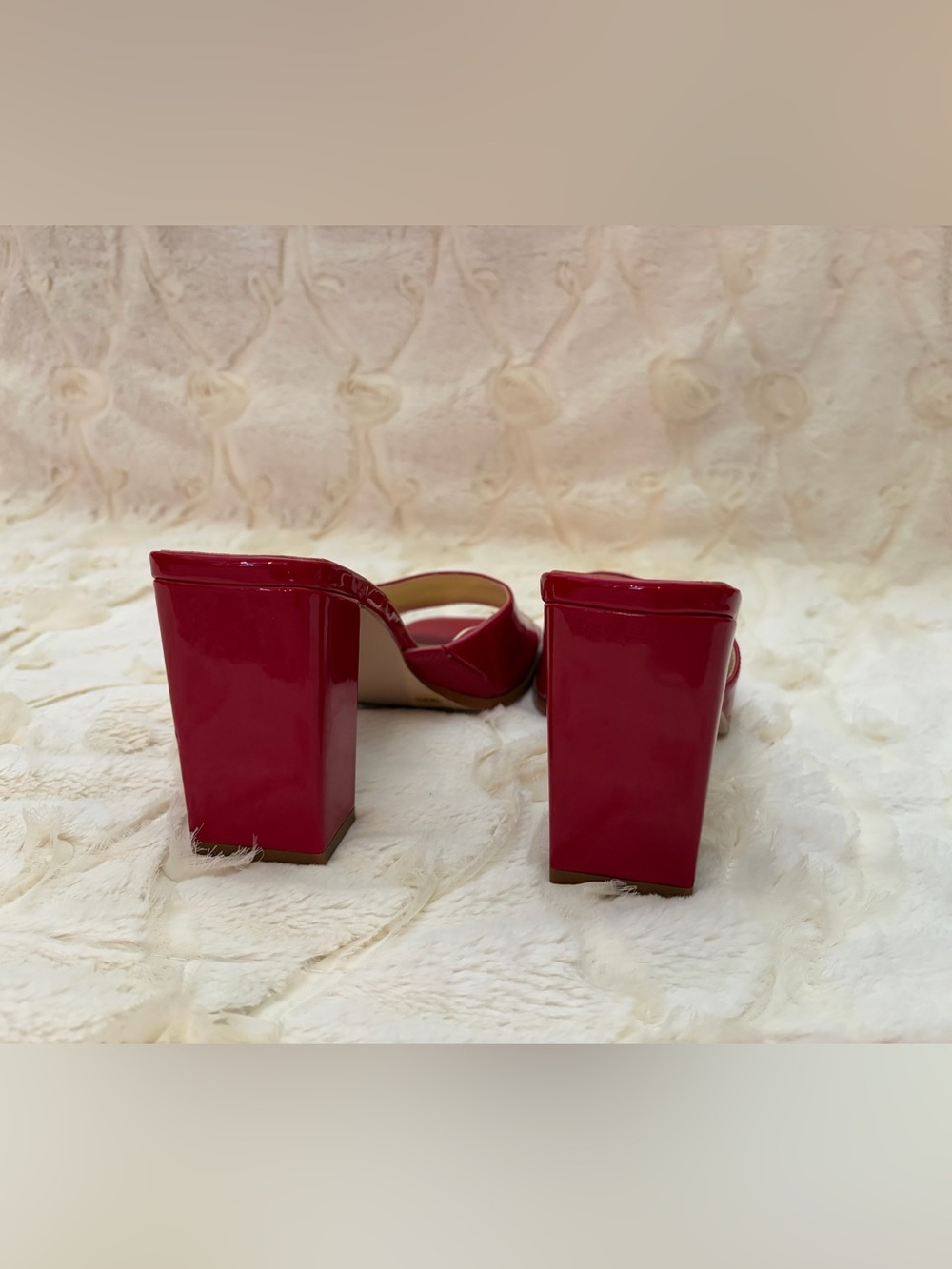 GORGEOUS ❤️🚨 Red Block Heel Sandals - Women's Stylish Jessica Simpson Heels - Picture 5 of 10